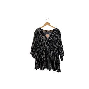 BloomChic Black and White Chevron Blouse